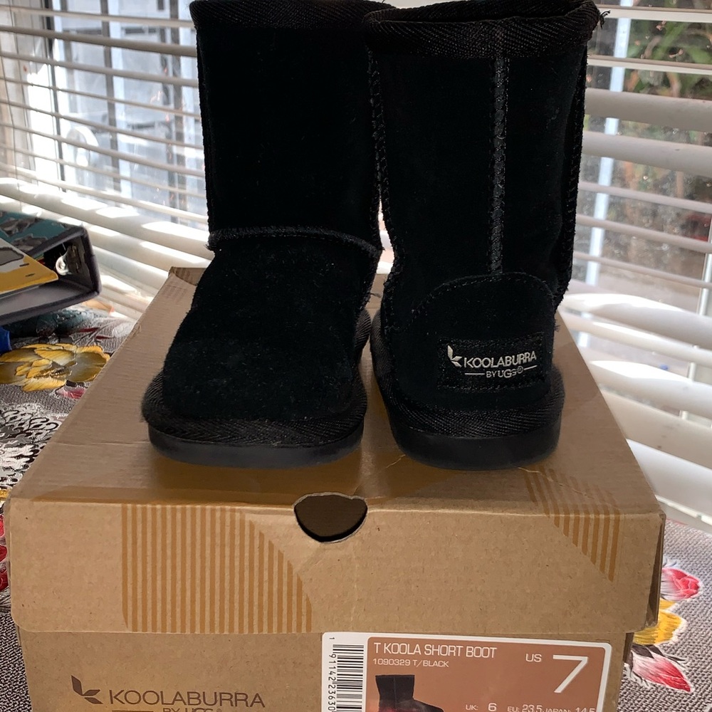 Girl tolder boot